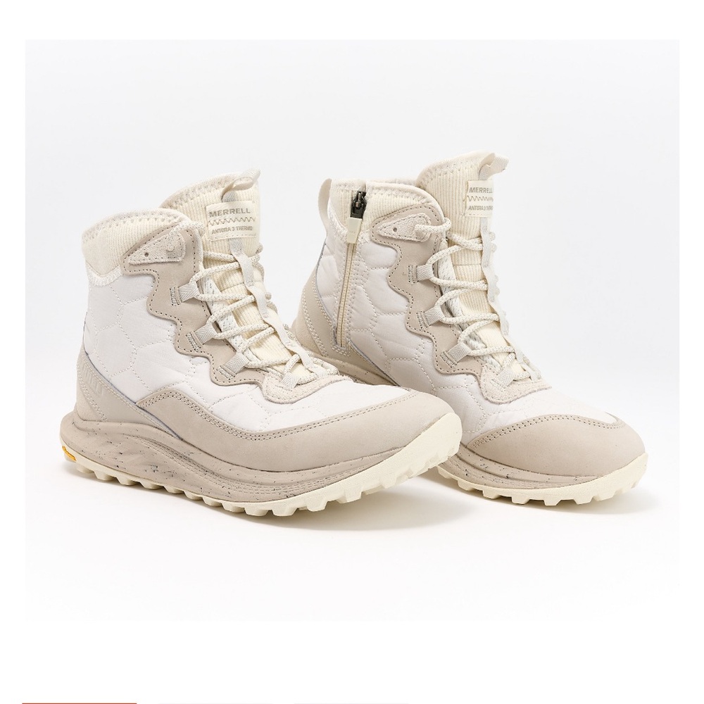 New in Box Merrell Women's Cream and White Hiking Boots